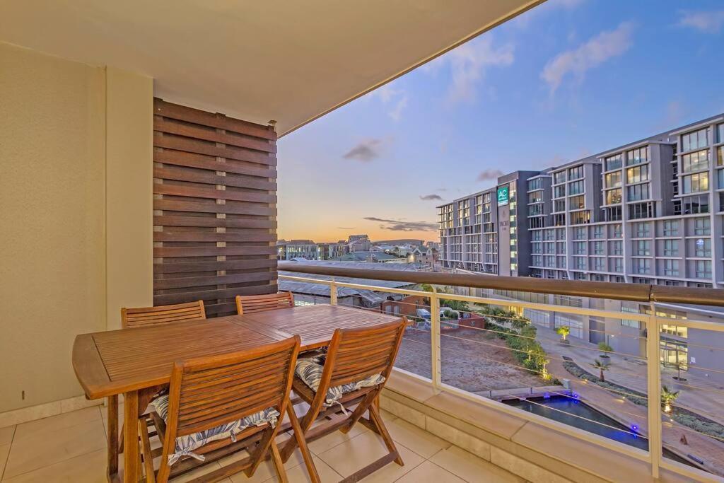 Apartment Canal Quays 606 On V&a Waterfront Canals