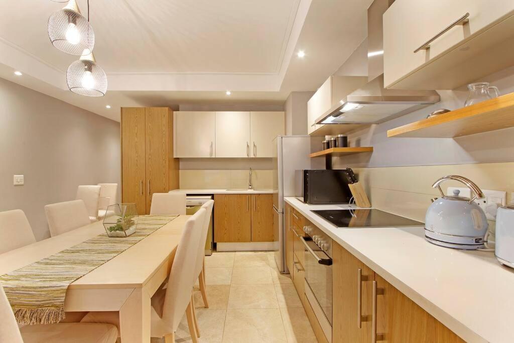 Apartment Canal Quays 606 On V&a Waterfront Canals Cape Town