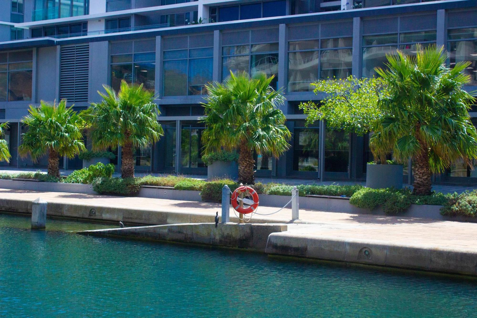 Canal Quays 606 On V&a Waterfront Canals *